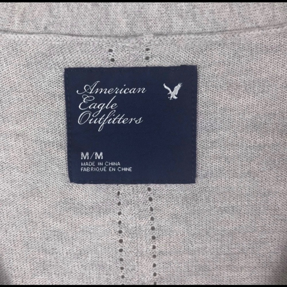 🎉4/$25 AE | Cardigan - Picture 3 of 4